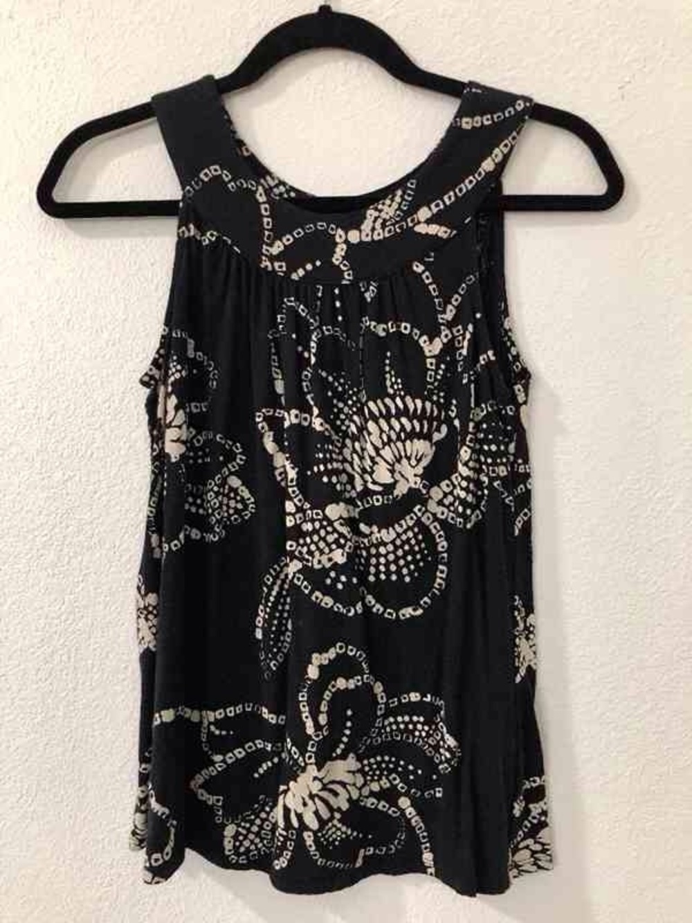 Black Floral Print Sleeveless Tank Top - Lightweight Casual